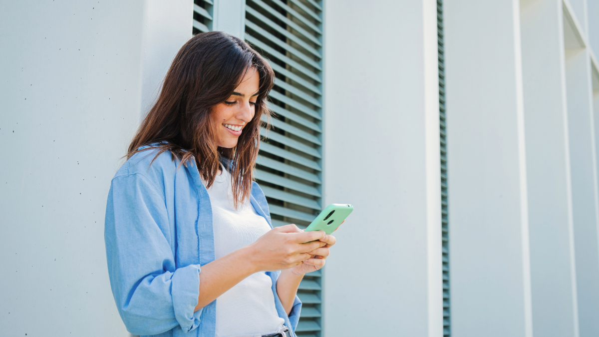 Marketer sending an Rich Communication Services (RCS) message.